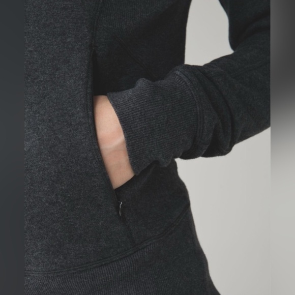 Lululemon Under Wraps Pullover - size 8 Heather Grey. - Picture 8 of 15